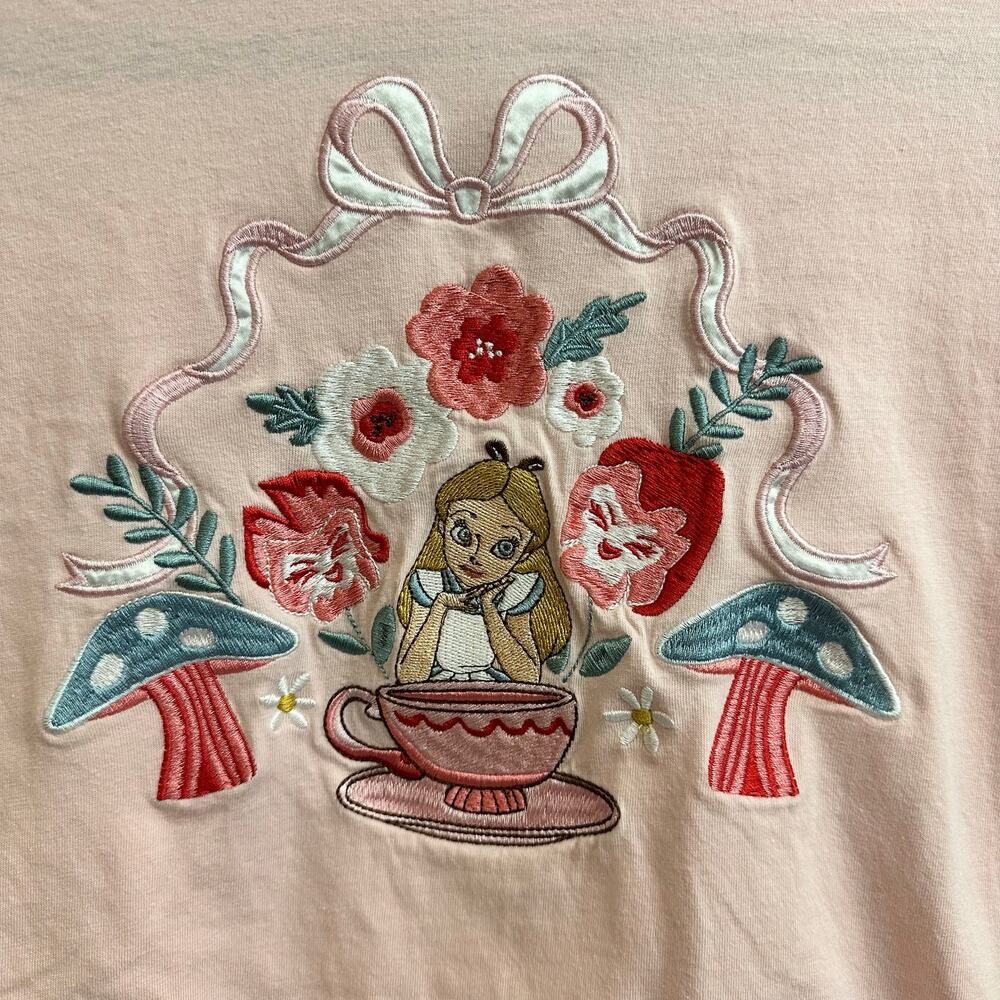 Disney Box Lunch Alice In Wonderland Embroidered Tee Shirt Women's XS Tea Party - Picture 2 of 5